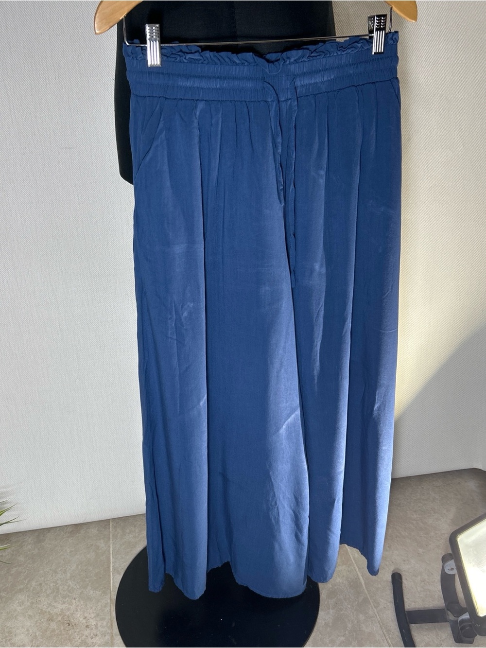 Dokotoo size L Wide Leg Smocked Waist Pants - Blue - Picture 2 of 8
